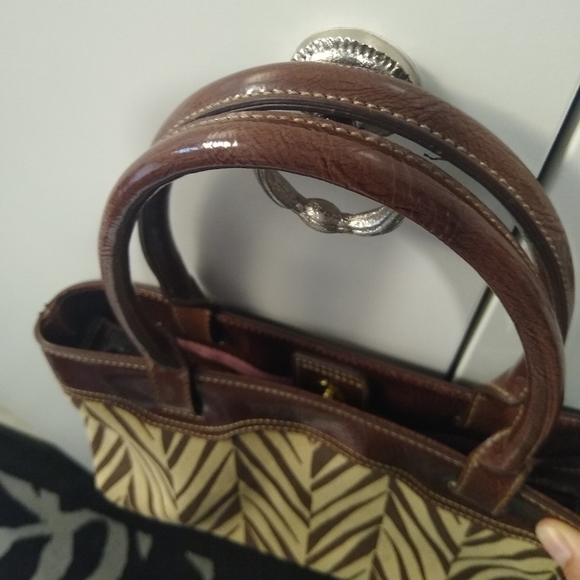 🌿 3/$15🌿EUC⚡Liz Claiborne small shoulder bag - Picture 3 of 14